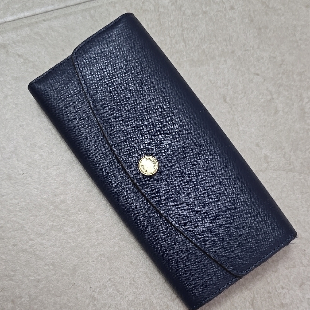 MICHAEL Michael Kors Yellow and Blue Wallet Sleek Design